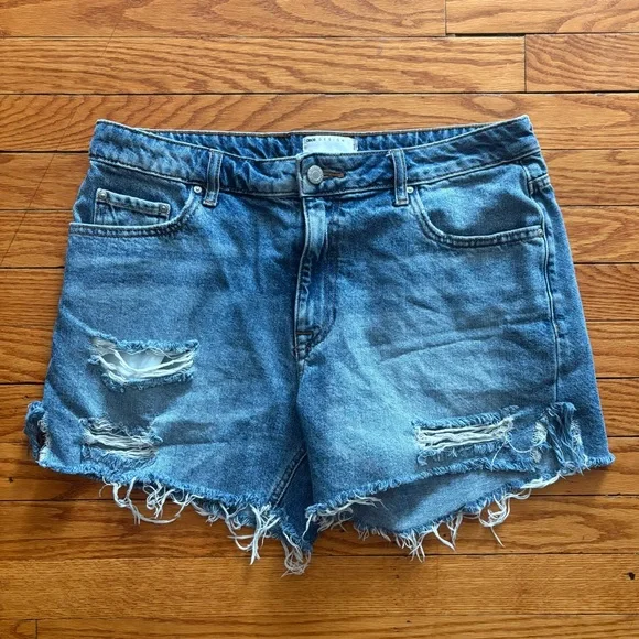 ASOS Shorter Length Denim Shorts with Heavy Rips - Picture 3 of 8